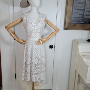 Two Sisters Two-Piece Eyelet Chic Bridal High-Low Skirt Set Size 8